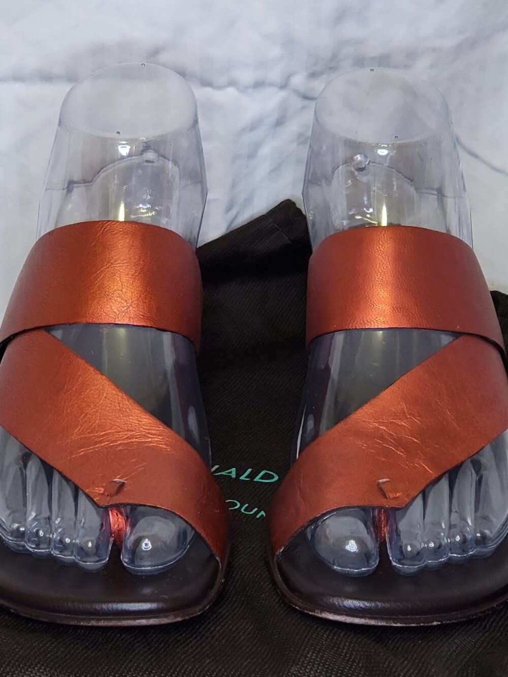 Donald J Pliner Metallic Copper Leather Slide Sandals Kitten Heel Size 8M Italy